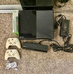 Xbox One Console Bundle with Kinect + 2 Controllers & 3 Games