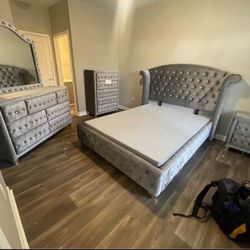 WE MAKE LUXURY AFFORDABLE! KING SIZE BEDROOM SET $1425! QUEEN SIZE $1325!  INCLUDES DELIVERY!!  CHEST NOT INCLUDED IN PRICE !!  Brand new upholstered 