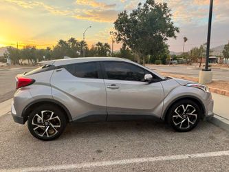 Toyota C-HR XLE PREMIUM