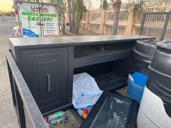 Entertainment center