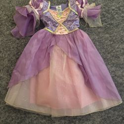 Disney Parks Rapunzel Princess Costume Size 4T Great condition.
