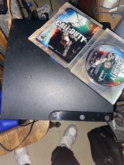 PS3. 8 juegos y una caja de monos para el juego
