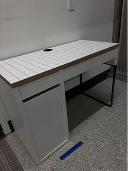 Brand new ikea desk