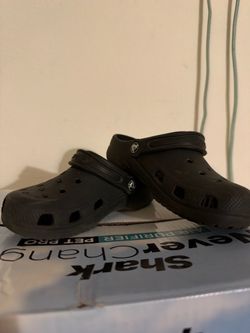 Kids black crocs size 2y