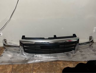 GMC 2003 Grille Chrome Frame