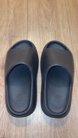 Yeezy Slides Women’s