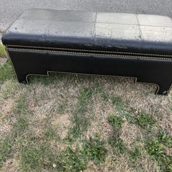 Free Black Ottoman 