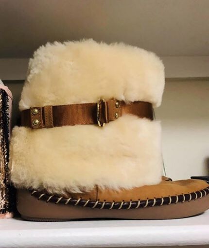 Honey bunny Jessica Simpson faux fur boots