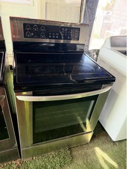 LG and Samsung set fridge and stove stainless steel black like new  2 month warranty