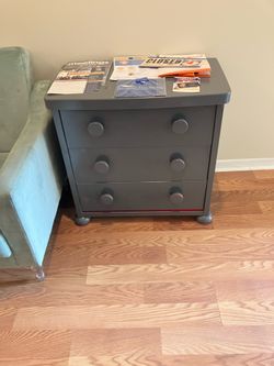 Desk, table, 2 small chests