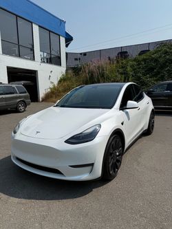 2023 TESLA MODEL Y Performance