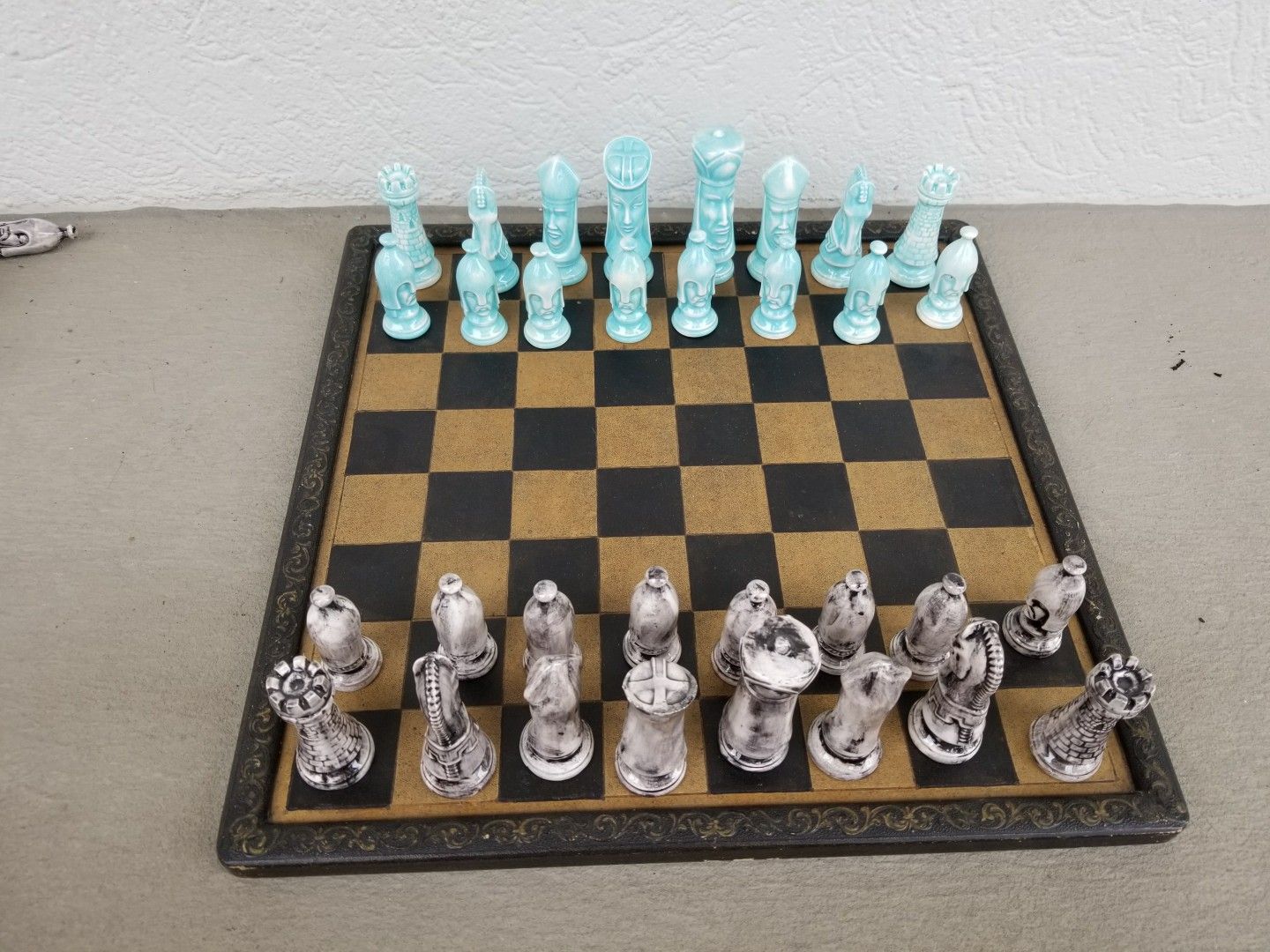 Vintage 18x18 inch Wood/Leather Chess Board (35) Ceramic Pcs SUPERB!