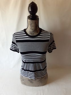 Forever 21 women's black/gray striped short-sleeve top size S