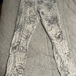 Lululemon EUC Size 8