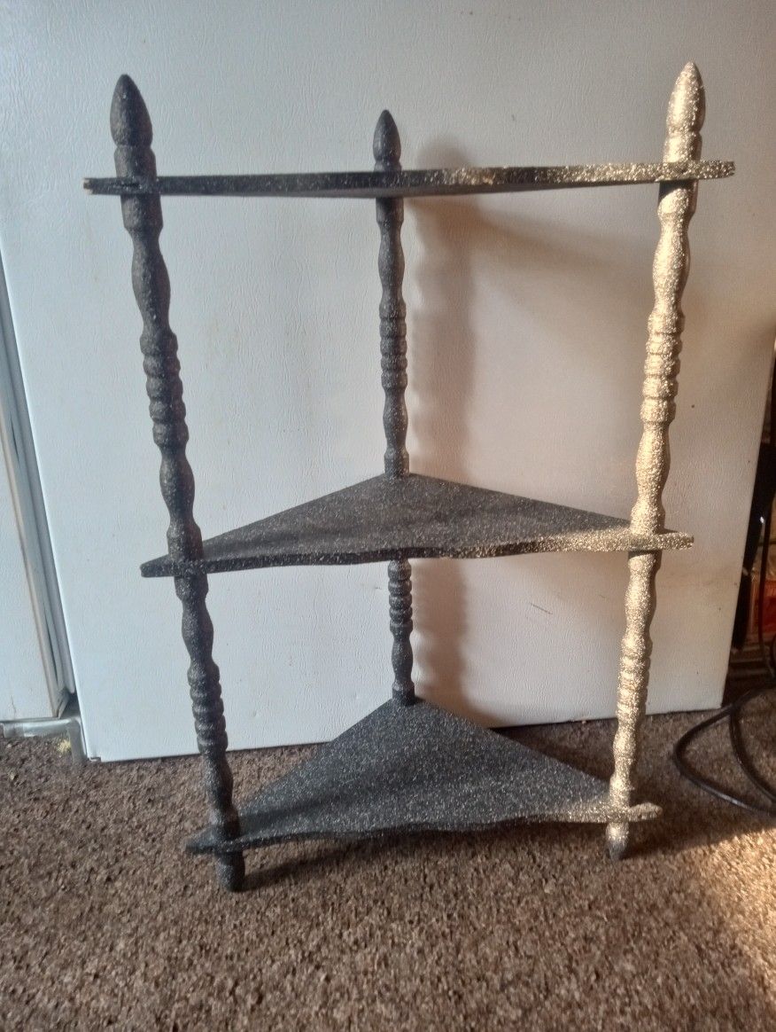 Corner Shelf Good Condition $7.00