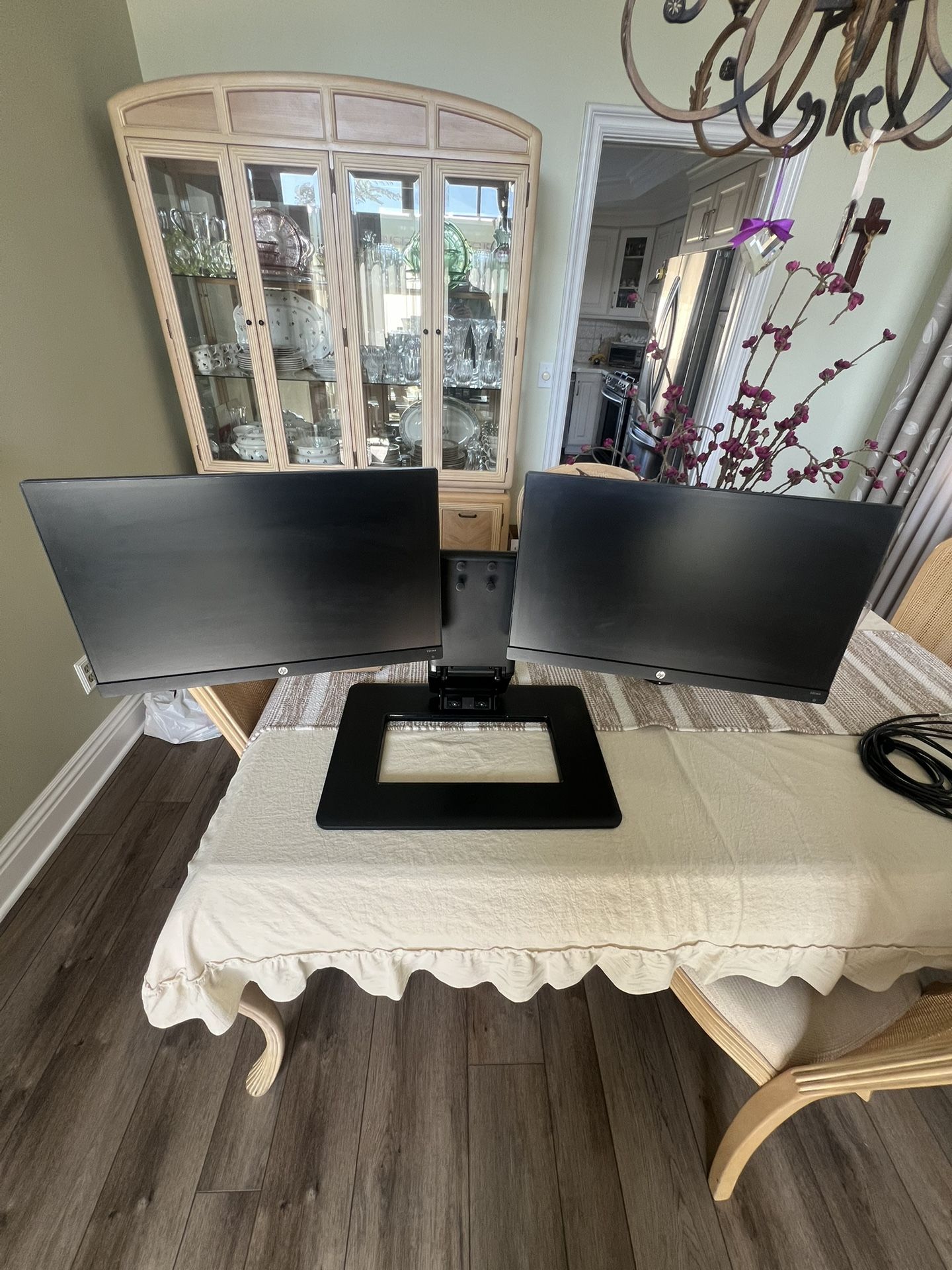 HP Pavilion Computer Monitors with Stand