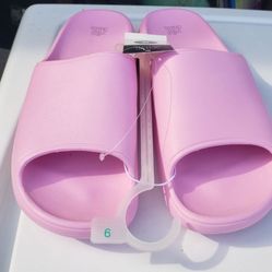 Size 9  And Size 8 For 7.00 Each Retails For 15.00 New