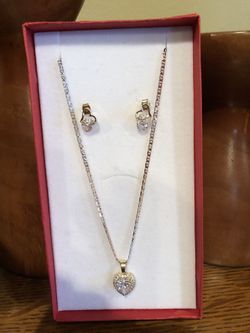 Gold filled, oro laminado, Chain and earrings. Cadena y aretes.