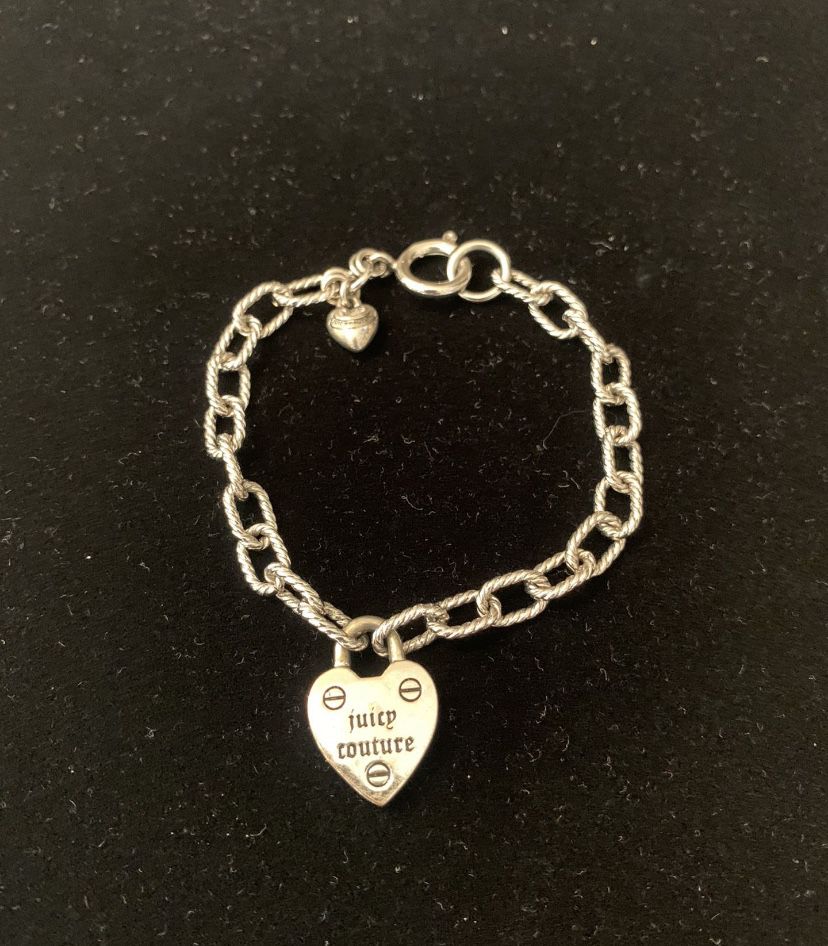 Juicy Couture Women’s bracelet silver tone link chain Heart locket charm 7.5” long
