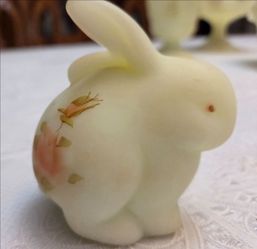Fenton Art Glass Bunny Figurine