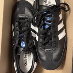 Adidas Black Samba’s