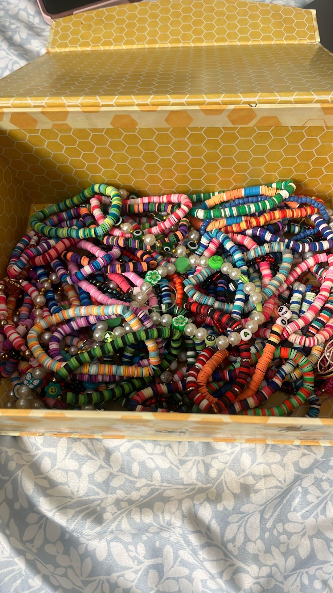 Selling Bracelets,phone Charms,rings