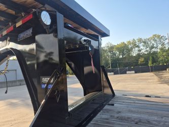 35' Diamond TMAX212 Gooseneck trailer
