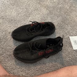 Yeezy 350. Size 9 And A Half 