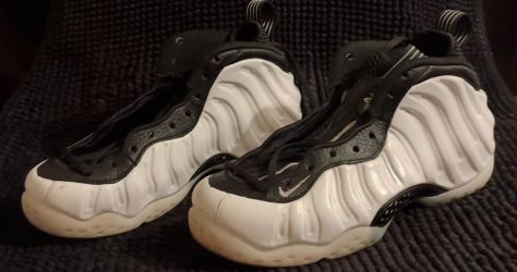 New Nike's kids size 4.5 or women's 6.5
