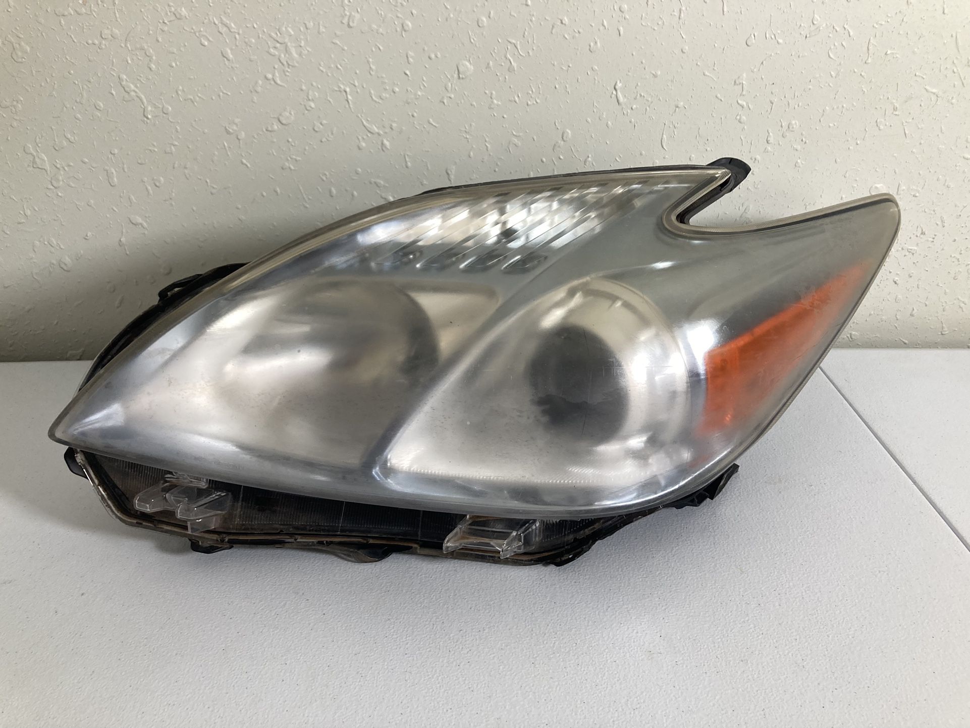 2010-15 Toyota Prius OEM Driver Headlight