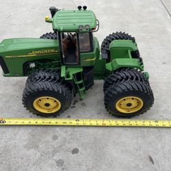 John Deere Toy Tractor  Model 9620