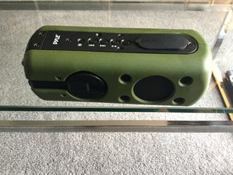 BRAND NEW-NEVER USED! GREAT little WIRELESS BLUETOOTH speaker with built-in flashlight and crank to charge in emergency ONLY $45.00!