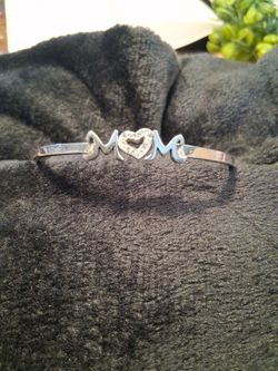 Mom Braclet