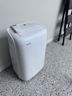 Toshiba 8,000 BTU (6,000 BTU SACC) Portable Air Conditioner (Model RAC-PD0812CRRU)
