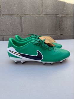 Nike soccer cleats mens size 12