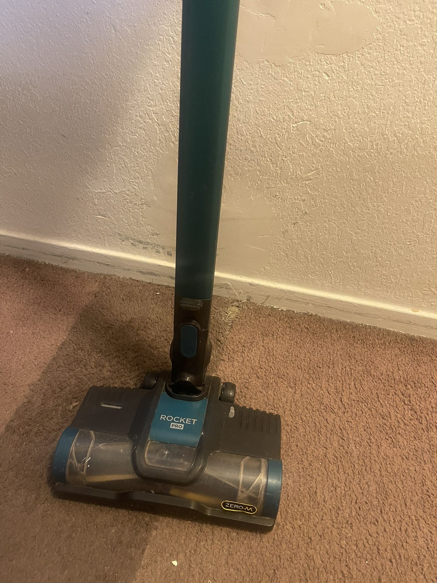 Shark Rocket Pro Cordless Vacuum IZ140 26 for Sale in Fresno, CA OfferUp