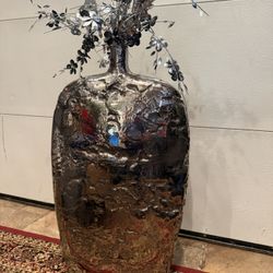 Beautiful Z Gallerie Silver Metallic/Ceramic Vase 