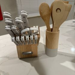 NEW KNIFE & UTENSIL SET
