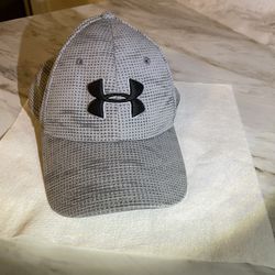 Under Armor Adult Men’s Fitted Baseball Sports MD/LG