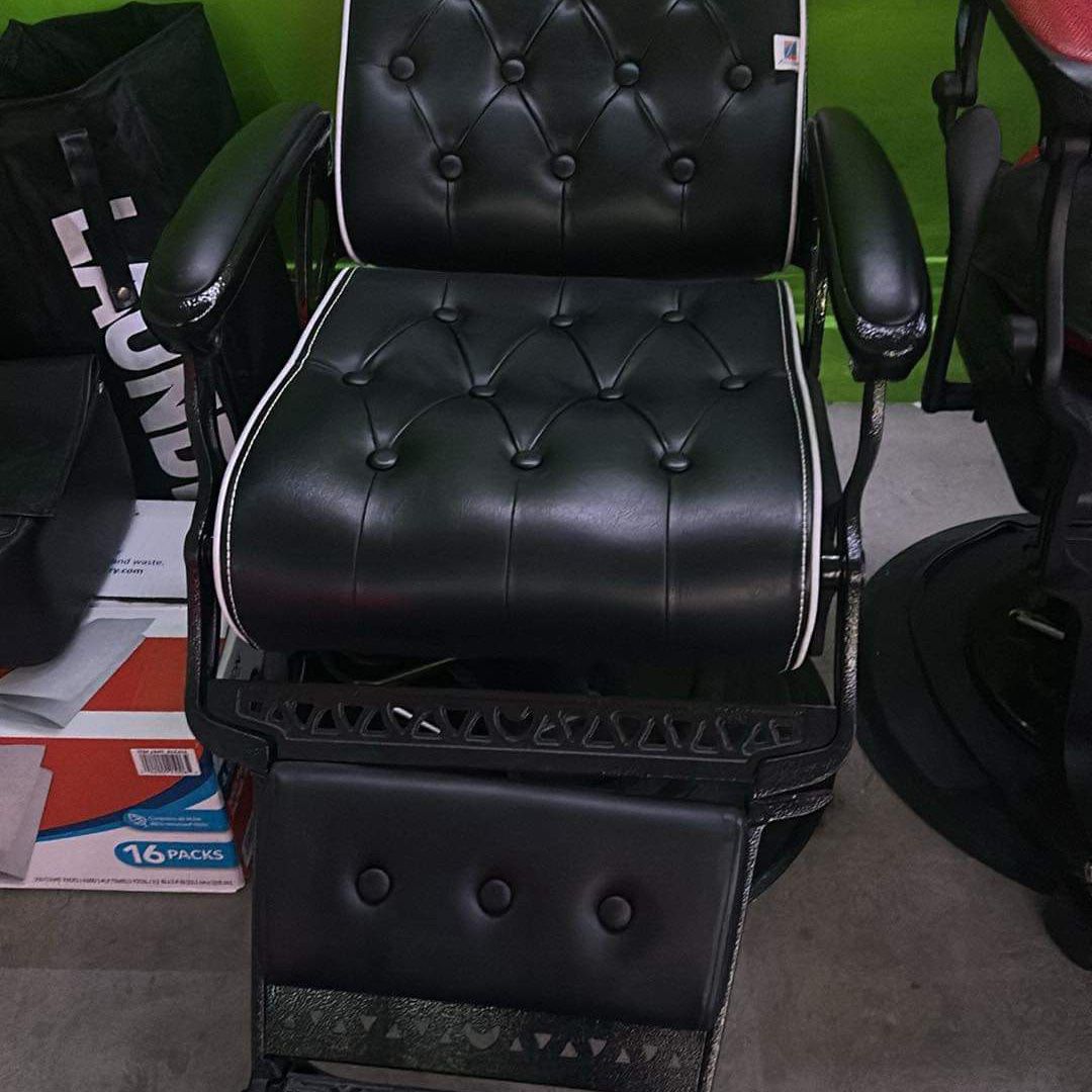barber chairs 