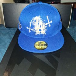 Embroidered New Era Size 7 1/2..... 25$$$$
