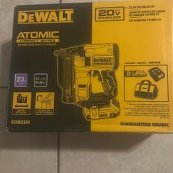 DEWALT  23 Gauge Pin Nailer Kit 
