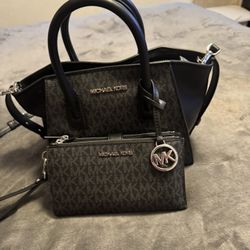 Matching Michael Kors Purse And Wallet
