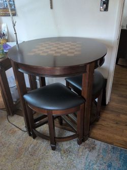 Chest Table with 2 stools