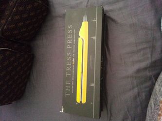 Tress Press Straightener Drybar