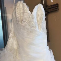 Never Worn Wedding Dress!