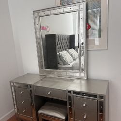 Vanity (+mirror &stool)
