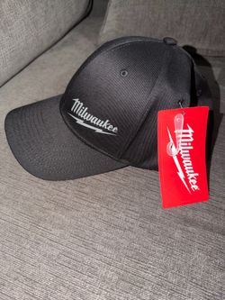 Small/Medium Black Fitted Hat Milwaukee