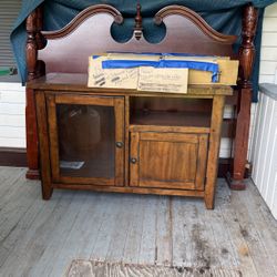 Bed And Cabinet 
