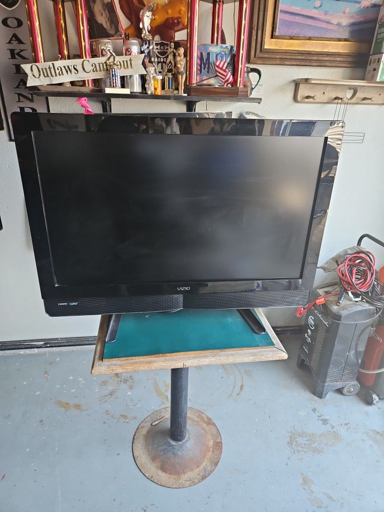 Vizio 40 Inch HDtv